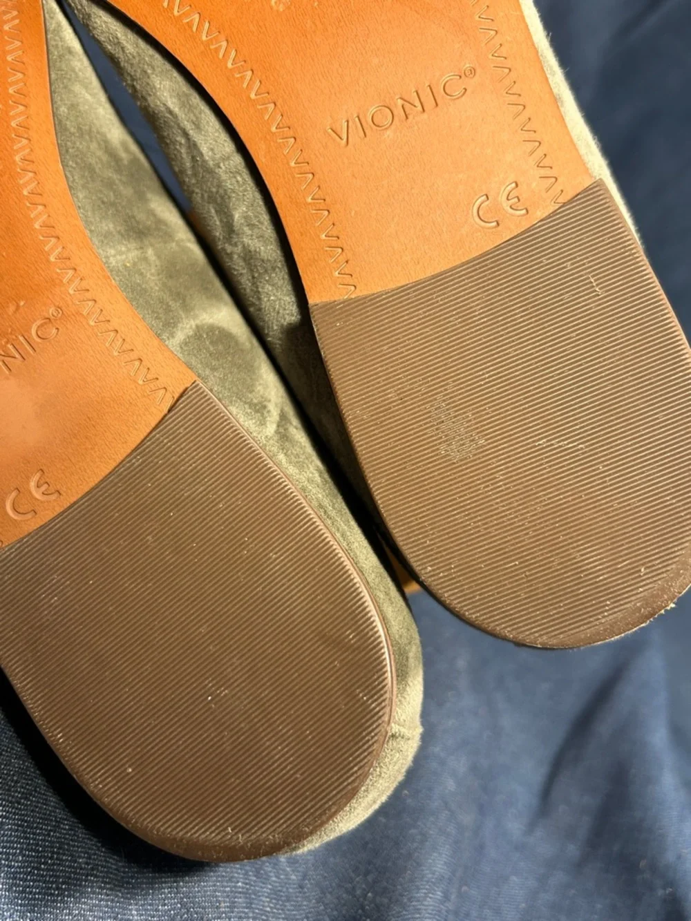 Vionic leather loafers almost NEW